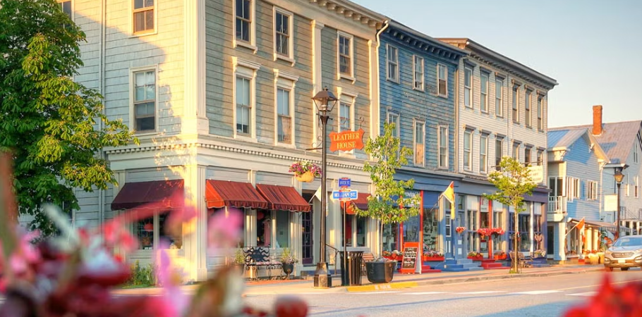 Life in a Small Canadian Community: Opportunities and Challenges
